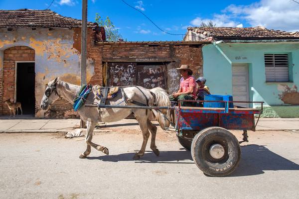 Horse-drawn carriage in Trinidad, Cuba, Street in Kuba a Miro May