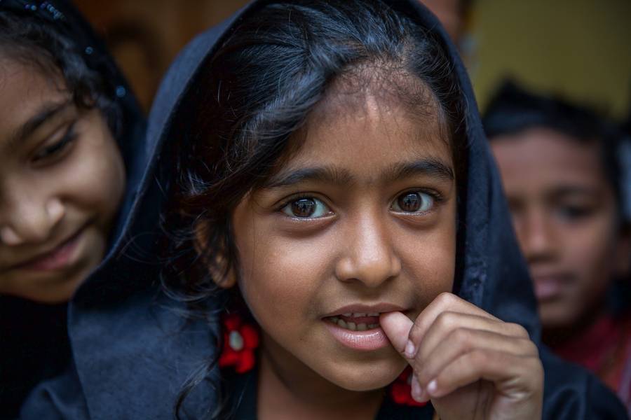 Bambina in Bangladesh, Asia a Miro May