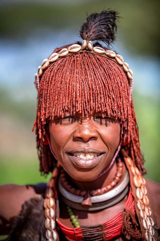 Portrait einer Frau aus dem Hamer Stamm in Afrika, Äthiopien. a Miro May