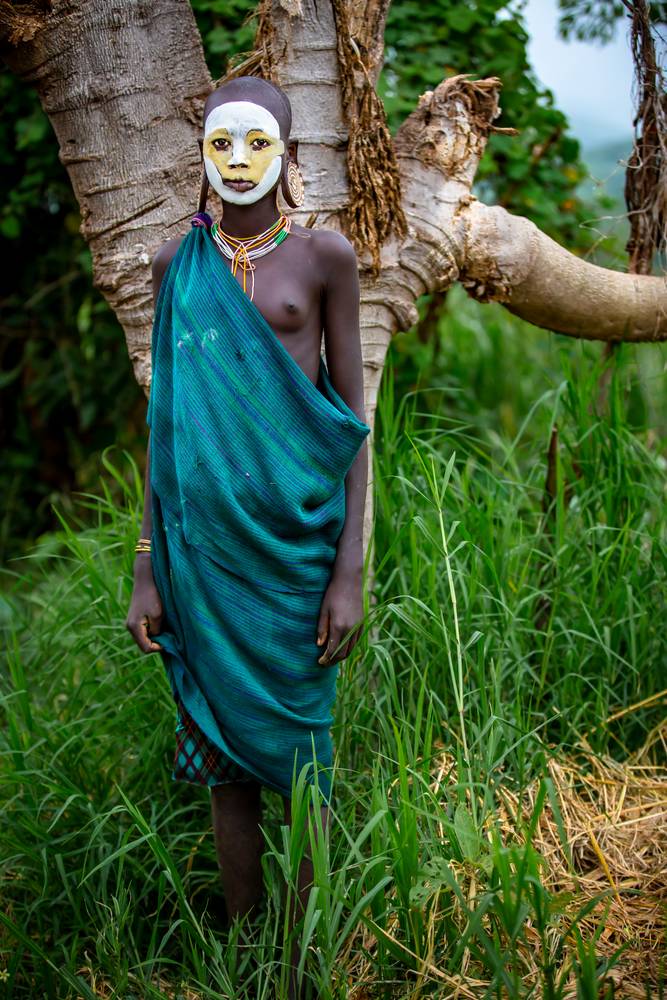 Portrait in der Natur, Omo Valley, Äthiopien, Afrika a Miro May