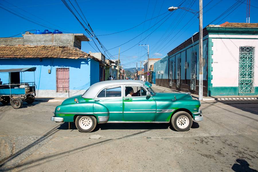 Straßenkreuzung in Trinidad, Cuba a Miro May