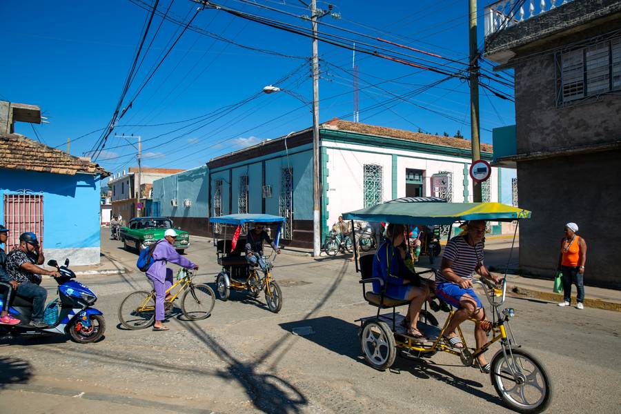 Straßenkreuzung in Trinidad, Cuba III a Miro May