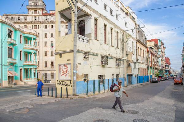 Street in Havana, Cuba, People in Havanna, Kuba a Miro May