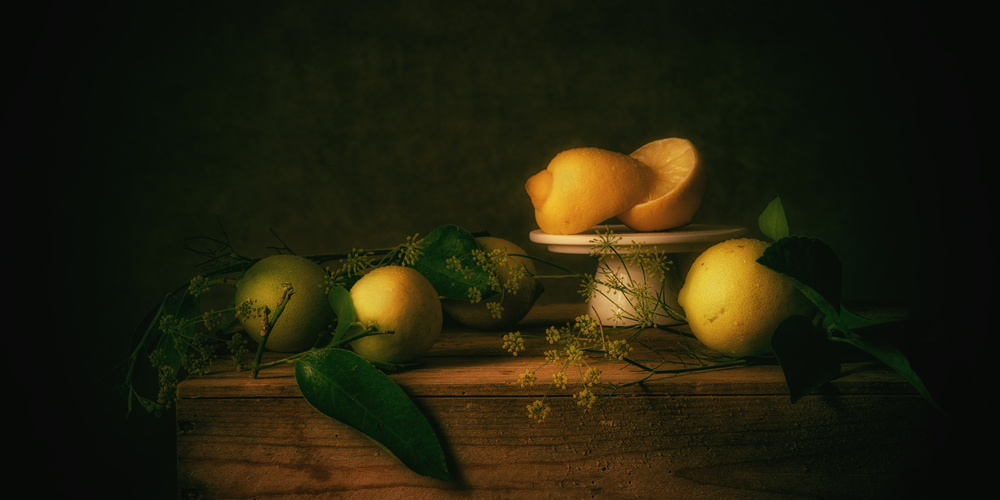 Still life sunny lemons a Monique van Velzen