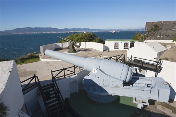 100 ton gun at Napier of Magdala Battery (photo)  a 