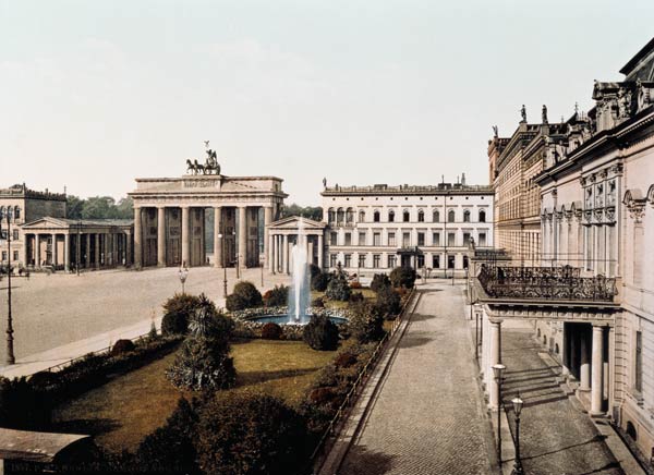 Berlin , Brandenburg Gate a 