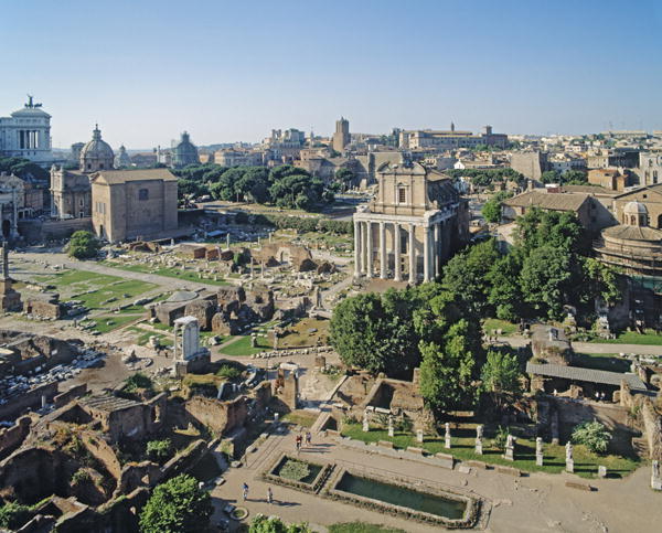 Aerial view of the Roman ruins (photo)  a 