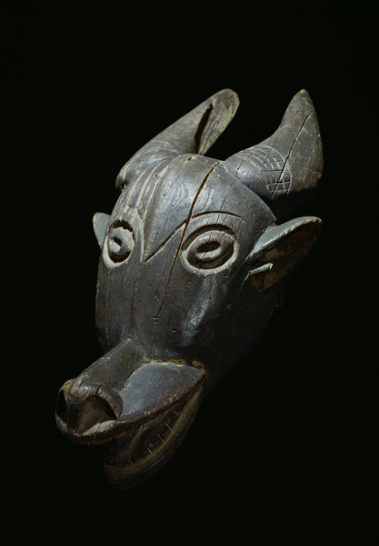 Animal Mask / Bamileke, Gabun / Wood a 