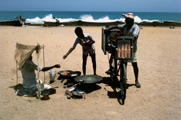 Beach-side vendor, Kanyakumari (photo)  a 