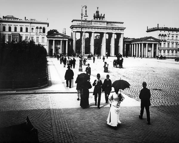 Berlin / Brandenburg Gate / Photo / Levy a 