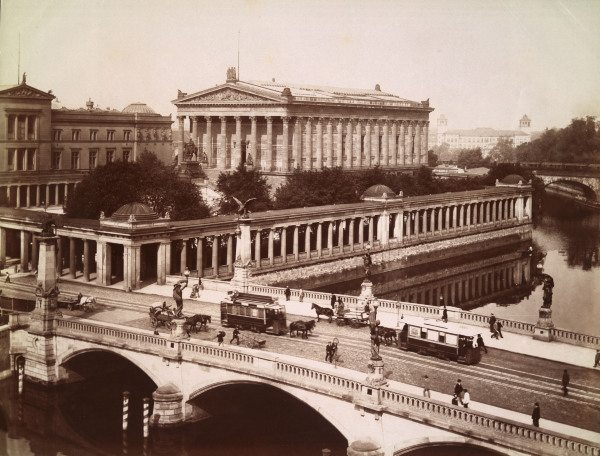 Berlin, Alte Nationalgalerie / Foto 1900 a 