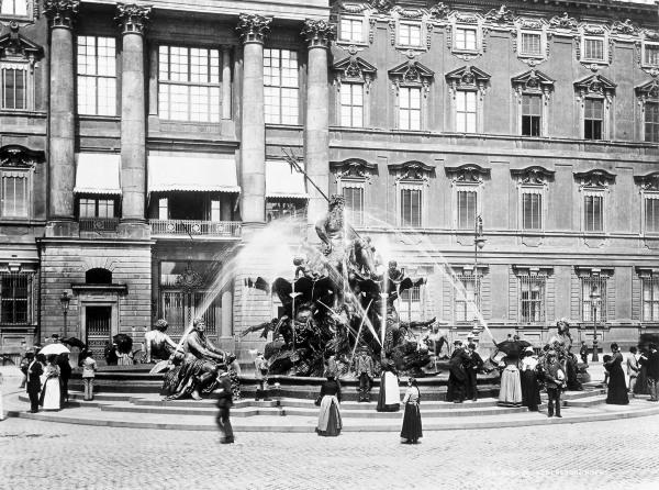 Berlin,Ansicht Neptunbrunnen/Foto Levy a 