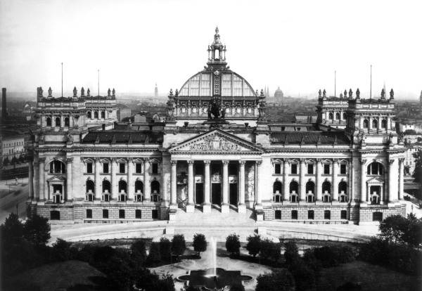 Berlin, Reichstag building/Photo Levy a 