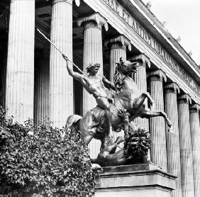 Berlin,Löwenkämpfer vor Altem Museum