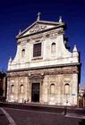 Church facade, rebuilt in 1587 (photo)