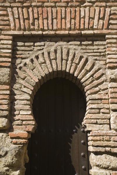 Detail of an arch in the Alcazaba, Malaga, Costa del Sol (photo)  a 