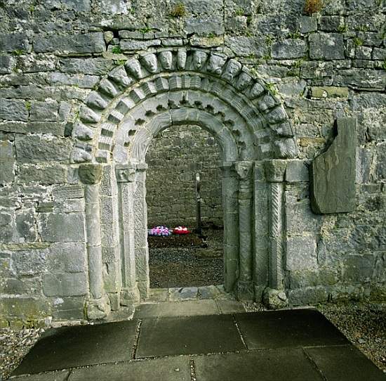Dysert ODea Castle Arch a 