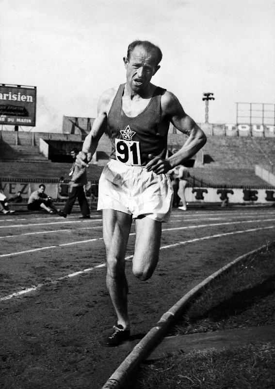 Emil Zatopek, czech runner during a 5000m race a 