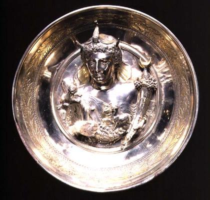 Emblema bowl, possibly an allegory of Alexandria, part of the Boscoreale Treasure, Roman, late 1st c a 