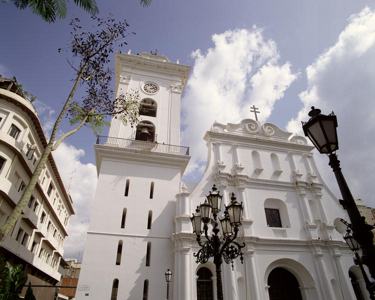 Facade of the Cathedral, executed 1711-13 (photo)  a 