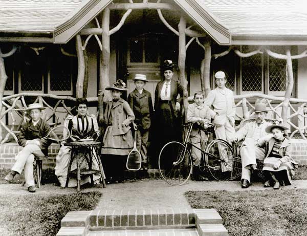 Family Group, c.1900 (b/w photo)  a 