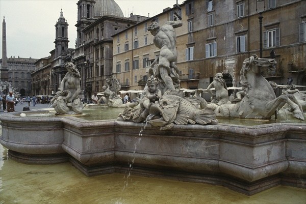 Fountain of Neptune (photo)  a 