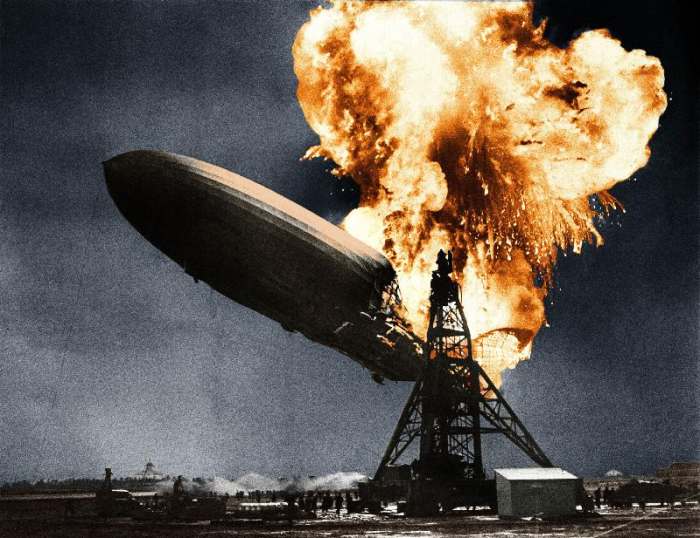German dirigible LZ-129 Hindenburg here in flame when he arrived in Lakehurst airport near New York a 