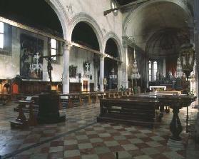 Interior view of the choir and presbytery (photo)