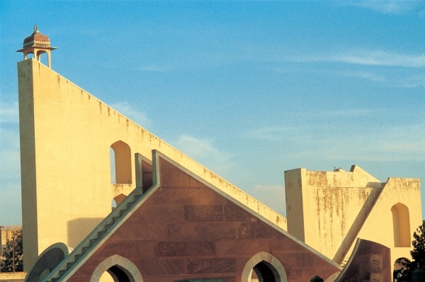 Jantar Mantar astronomical observatory (photo)  a 
