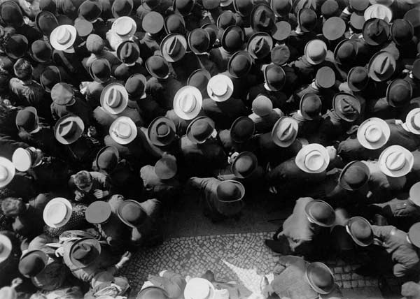 Bird''s eye view of crowds / Photo / 1910 a 