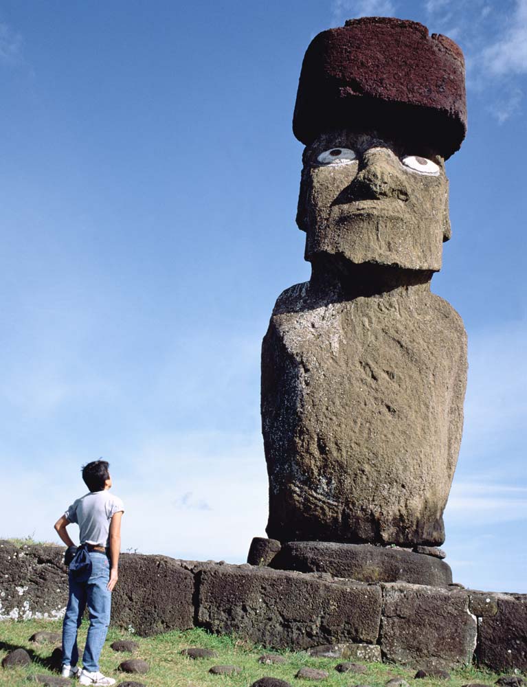 Monolithic Statue on Ahu Ko Te Riku, c.1000-1600 (photo)  a 