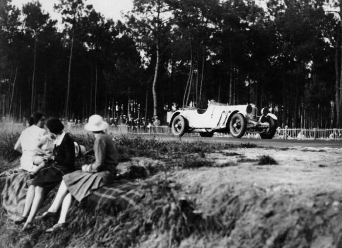 Mercedes-Benz SS in action at the Le Mans 24 Hours, France.Women spectators watch the car of Rudolf  a 