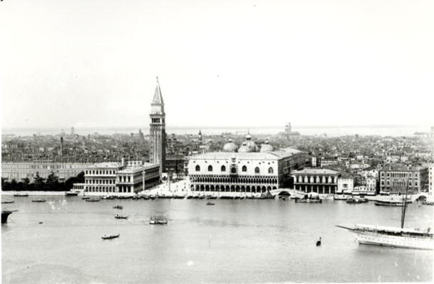 Panoramic view of the pier from the tower of San Giorgio Maggiore (b/w photo) a 