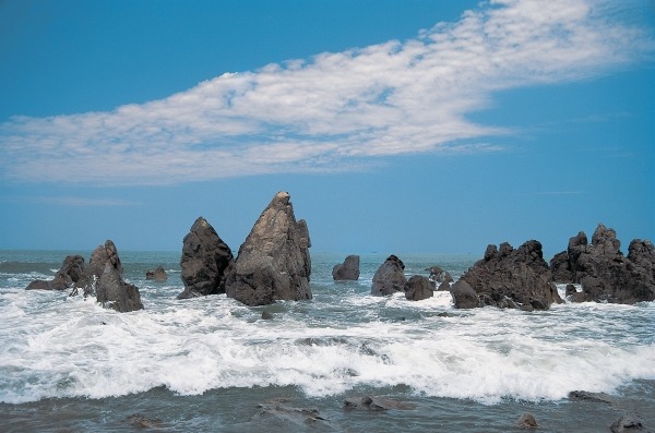 Rocks in sea, Near Bagha (photo)  a 