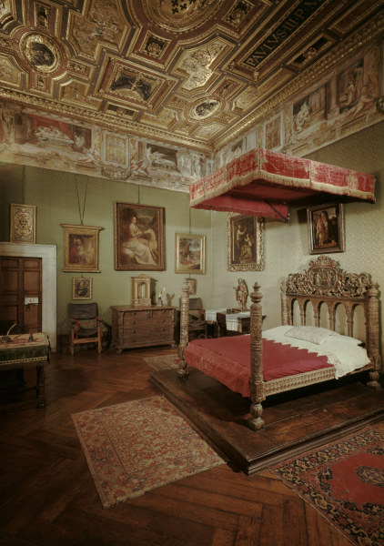 Rome / St Angelo s Castle / Bedroom a 