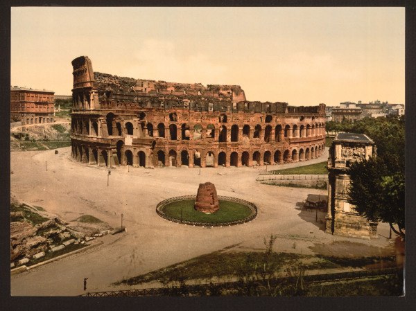 Italy, Rome, Colosseum and Meta sudante a 