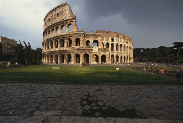 The Colosseum, built 70-80 AD (photo)  a 