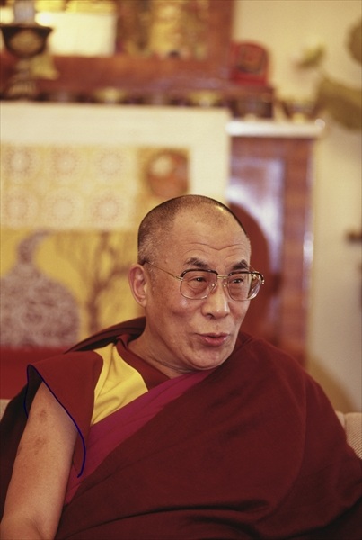 The Dalai Lama (photo)  a 