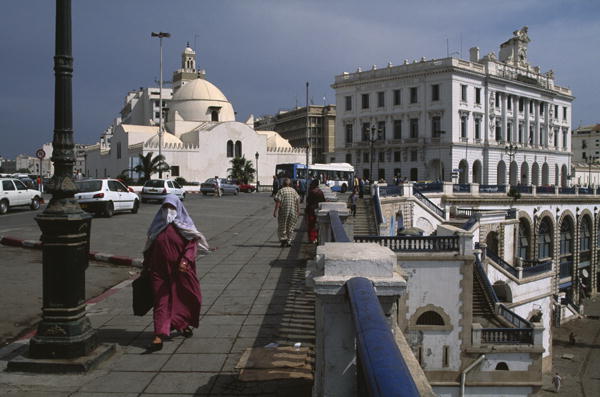 The mosque Djama Djedid on the port (photo)  a 