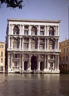 The Facade, designed by Michele Sanmicheli (1484-1559) and built by Giangiacomo dei Grigi (photo) a 