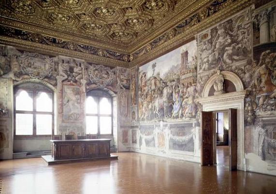 The Sala dell'Udienza designed by Benedetto (1442-97) and Giuliano (1432-90) da Maiano, with frescoe a 