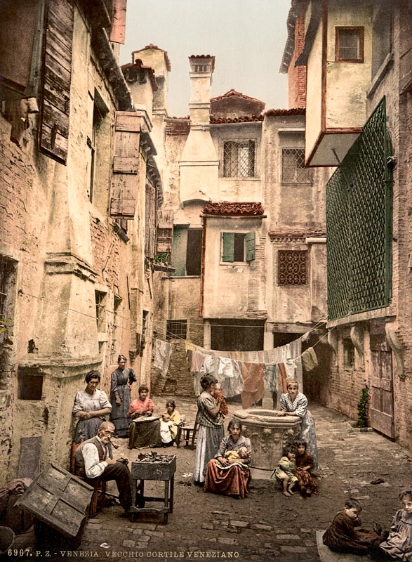Venice , Court with residents a 