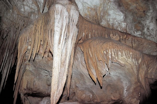 Vallorbe Cave, Near Lausanne (photo)  a 