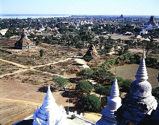 View of Temples in Bagan, Burma a 