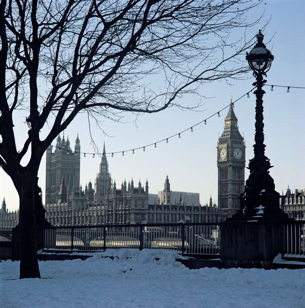 View of Westminster, from the South bank (photo)  a 