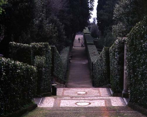 View of a garden walkway, designed by Pirro Ligorio (c.1500-83) for Cardinal Ippolito II d'Este (150 a 