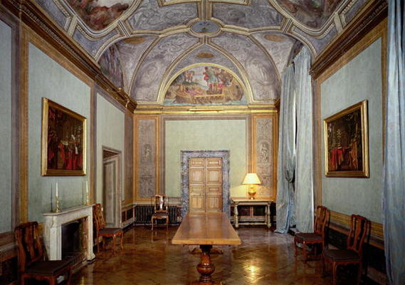 Veduta del Camerino con affreschi di Annibale Carracci a 