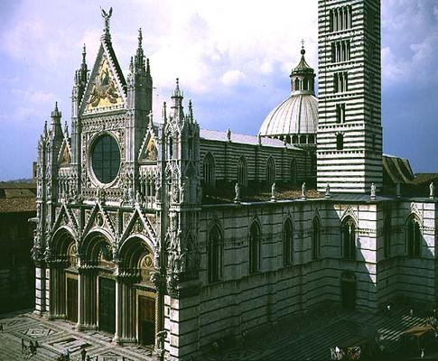 View of the exterior, the facade designed by Giovanni Pisano (lower part) and Giovanni di Cecco (upp a 