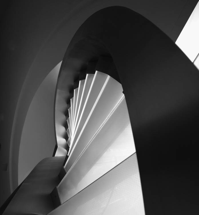 Straight and curves lines a Olavo Azevedo