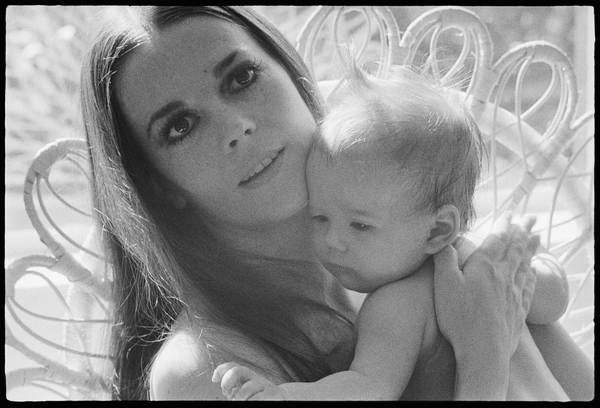Natalie Wood with daughter a Orlando Suero